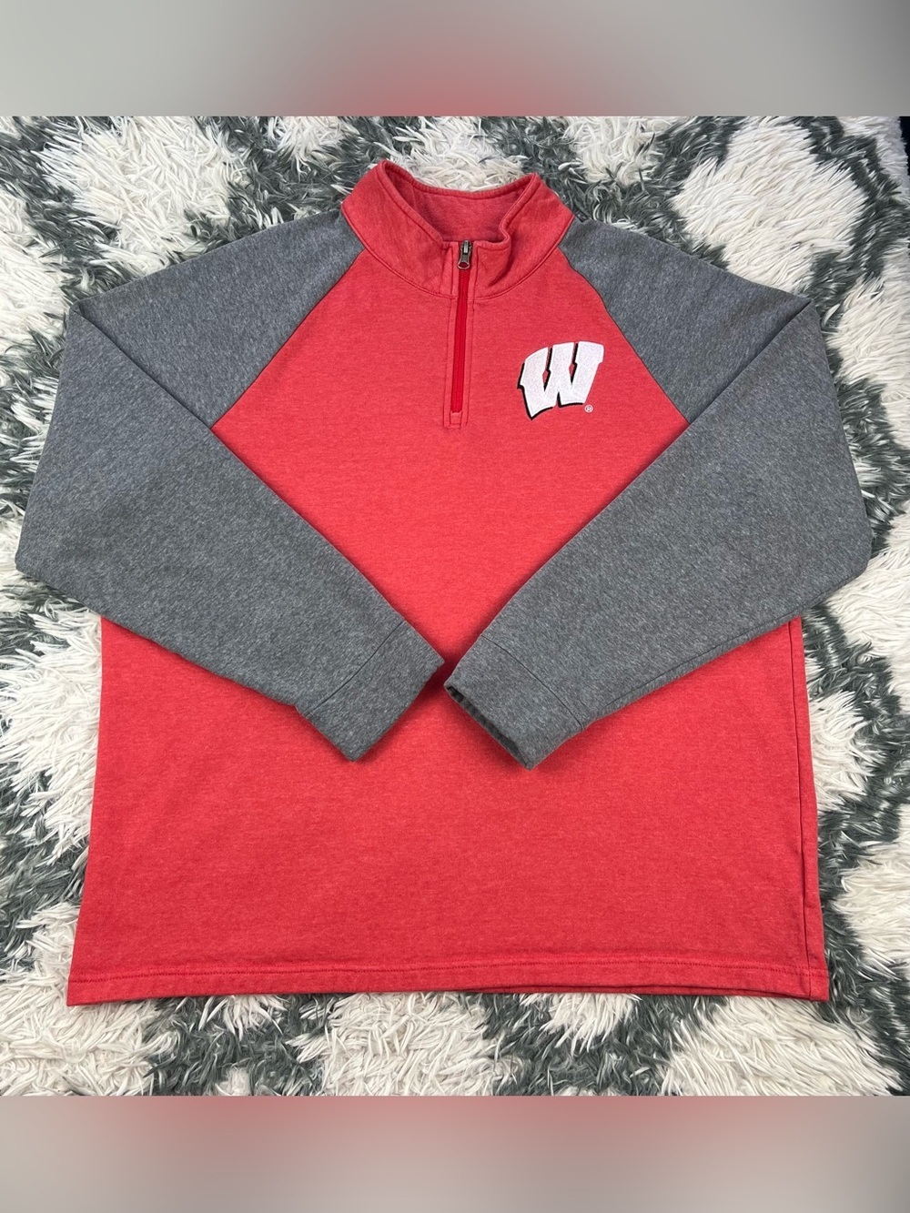 Captivating Men’s Red Gray 1/4 Zip Sweatshirt Size XL Wisconsin Badgers